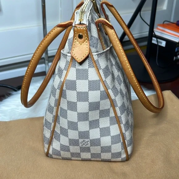 Louis Vuitton - Louis Vuitton Figheri PM Shoulder Bag Pre-Loved Great Condition - Picture 8 of 17